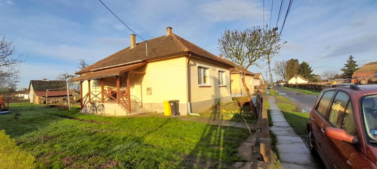 Öregakác Vendégház Tiszaladány Kültér fotó